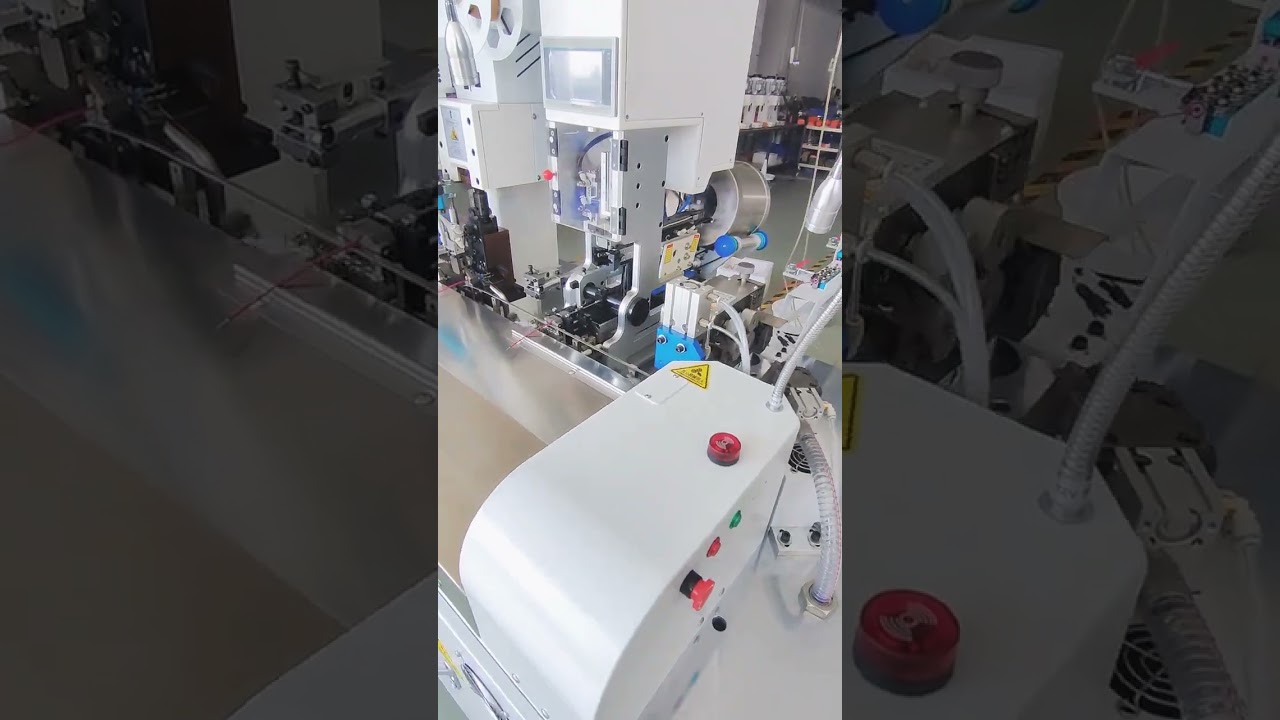 火車線束全自動加工機｜一端防水插頭、一端裸線處理