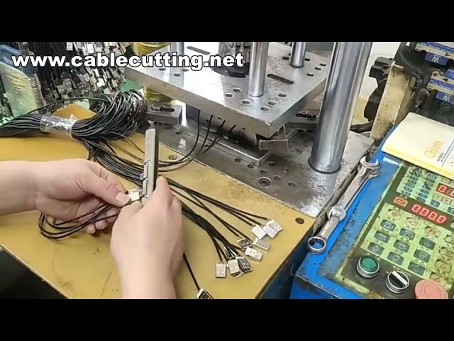 USB線材射出模具｜電纜插頭射出模具｜高精度USB線專用模具